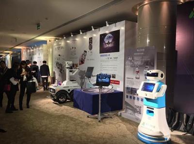 中智科創(chuàng)機(jī)器人亮劍雅居樂發(fā)布會(huì)發(fā)力智慧社區(qū)建設(shè)